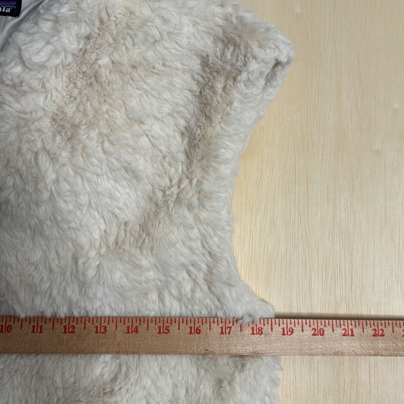 Patagonia women’s Hooded Lunar Frost vest. Size medium - Picture 6 of 7